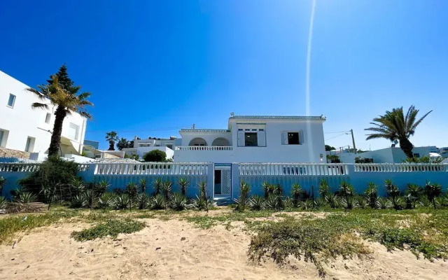 The Sea House Beach Front Villa With Pool