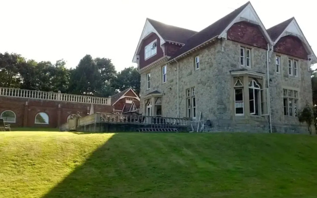 Historic Manor House - Sleeps 16 - Pool & Hot Tub