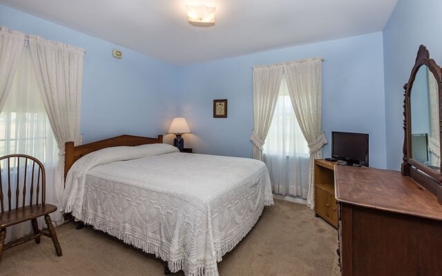 Oma's Haus 2 Bedroom Home by RedAwning