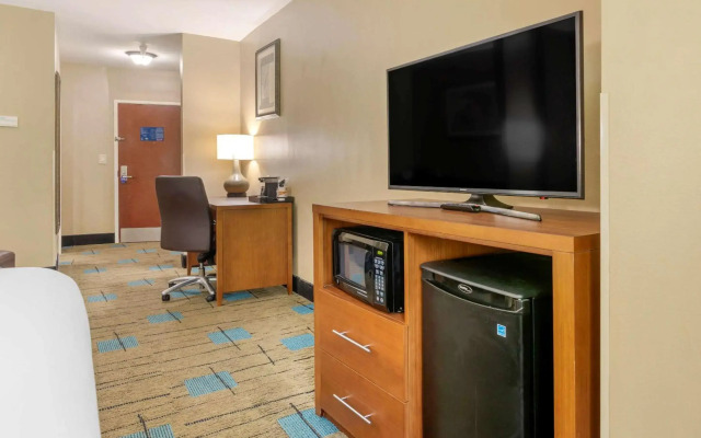 Comfort Suites near MCAS Beaufort