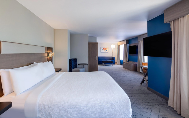 Holiday Inn Express and Suites Turlock by IHG