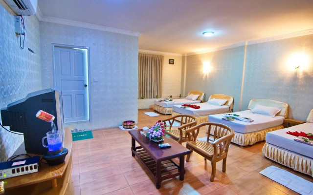 Hotel Mandalay