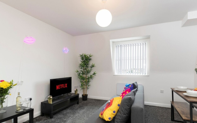 12 Quincy House - 1 Bedroom Apartment