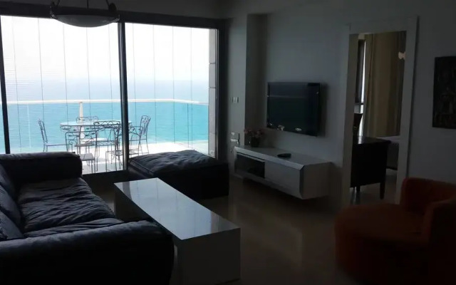 Beautiful 5 Rooms In Front The Sea