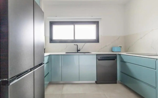 Magical 2BR Parking with amazing view in city gate