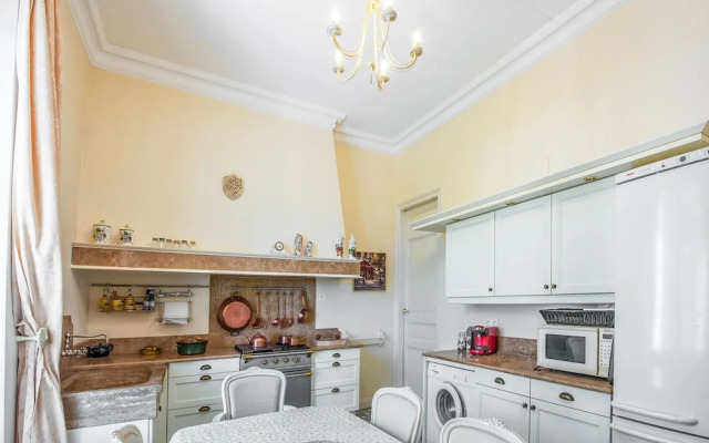 Elegant Holiday Home Near the Canal du Midi