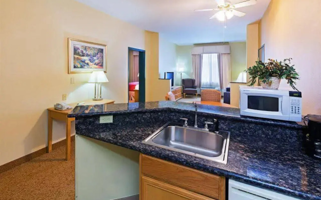 Country Inn & Suites by Radisson, Austin-University, TX