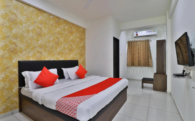 OYO 30540 Hotel Infinity