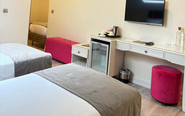 Le Petit Palace Hotel