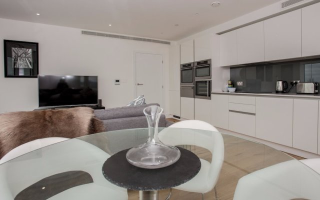 2 Bedroom Flat in Battersea on 20th Floor