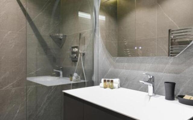 Gray D'Albion 3I7 Yourhosthelper