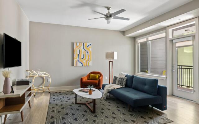 Denver | Fascinating 1BD/1BA Riverfront Apartment