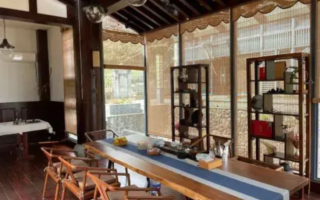 Hidden in mountains and valleys Guesthouse