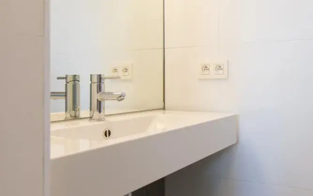 Central Flat With Sunny Terrace