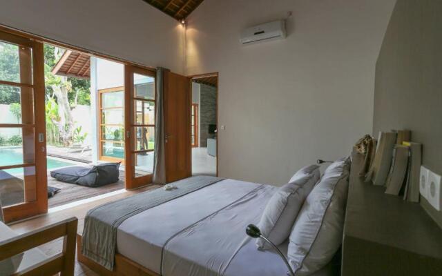 Villa Lima ac living 2 bedroom with pool in umalas