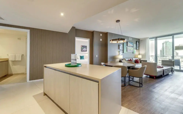 Luxe Condo w/ Hallandale Beach Oceanfront View!
