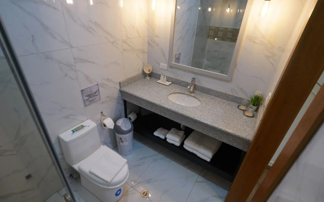 Adamas House Hotel