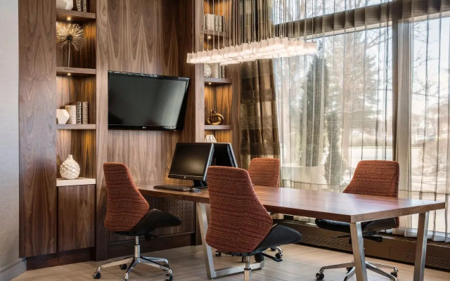 Holiday Inn Winnipeg South by IHG