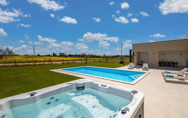 Villa Estate