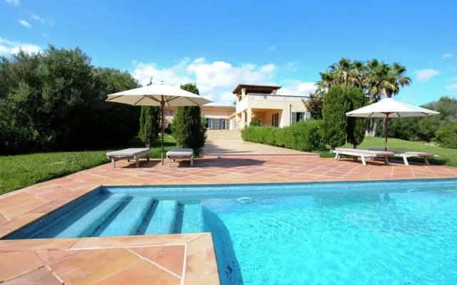 Elegant Luxury Villa in Santanyl With XL Pool