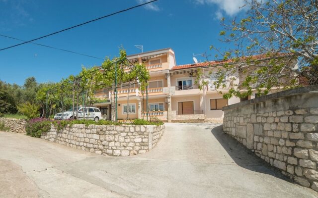 Apartments Javoran 3108