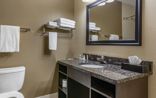 Quality Inn & Suites Escanaba North