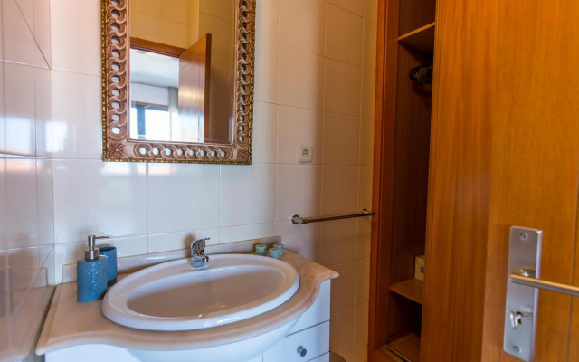 Sunset Relaxing Apt with terrace, parking & bikes