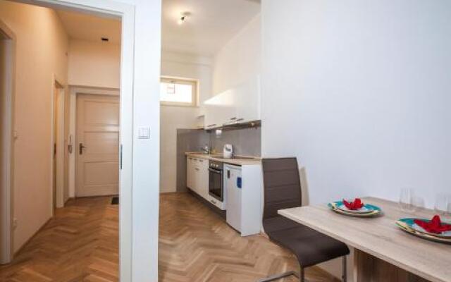 Beautiful Central Apartment Thámova