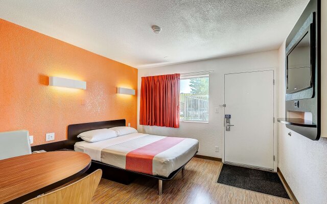 Motel 6 Thornton, CO