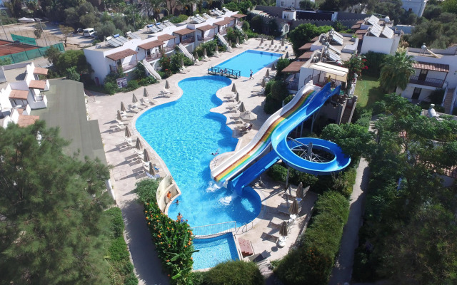 Izer Hotel Beach Club