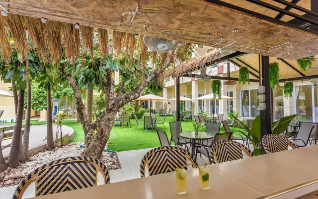 Mermaid Beach Resort