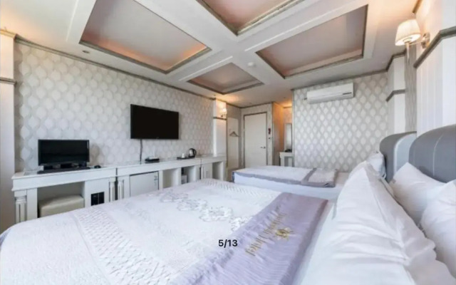 Yeosu Beach Hotel