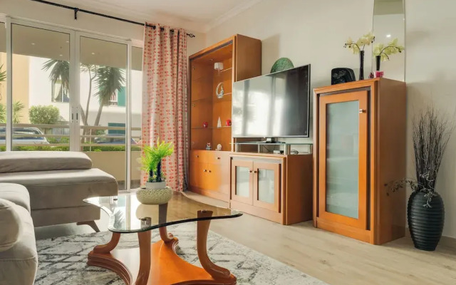 Steven Apartment by HRM