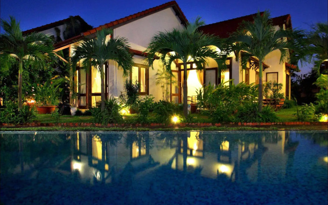 Van Lan Riviera Villas