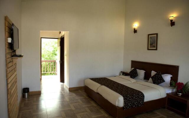 Corbett Rattan Elwood Resort