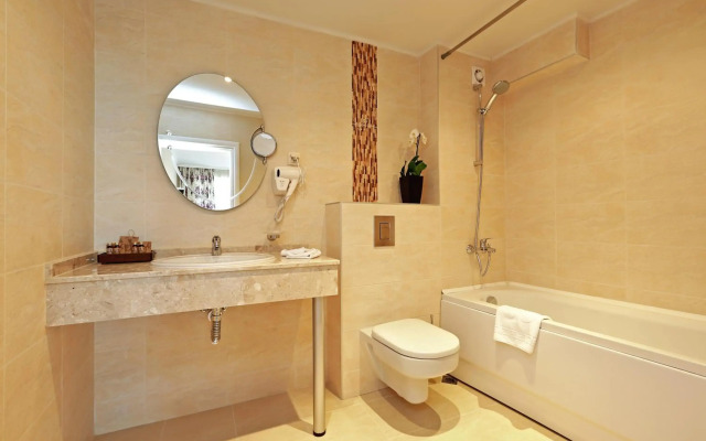 White Rock Castle Suite Hotel & SPA