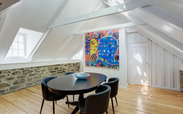 Place Jacques Cartier Apartments by Hometrotting