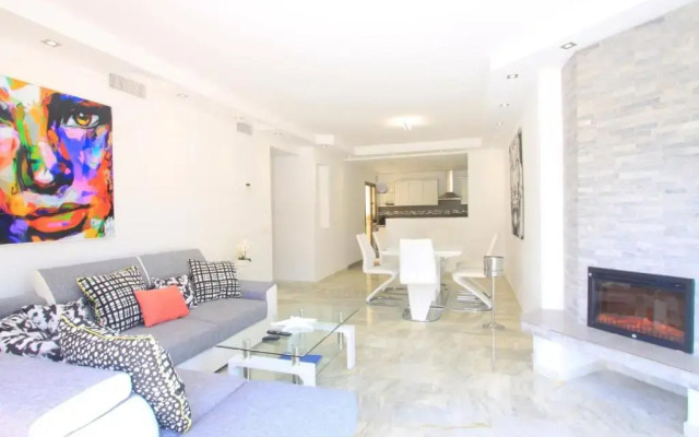 1093 modern beach apartment , huge terrace , bbq