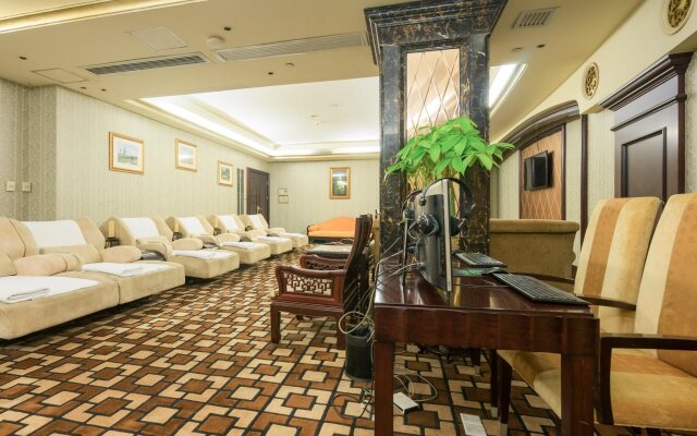 Royal Mediterranean Hotel