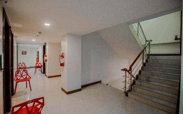 Mc Hotel Fairview by OYO Rooms