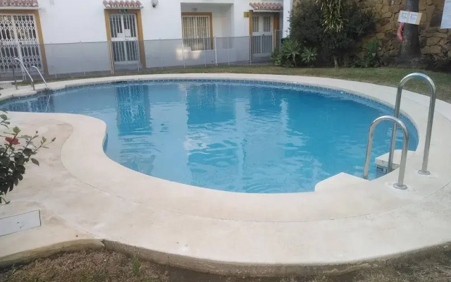 2 Bed Gf Apt Near Puerto Banus