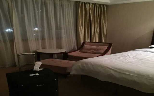 Vienna International Hotel（Guangxi Guilin Yangsuo West Street and Ten-mile Gallery）