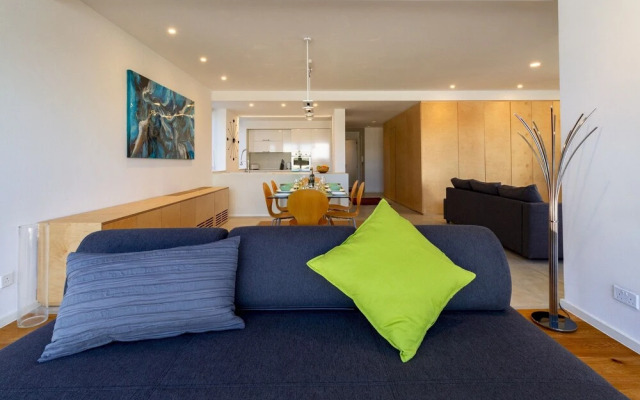 Modern-luxury in Tigne Point w Pool, Best Location