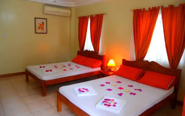 Slam's Garden Dive Resort
