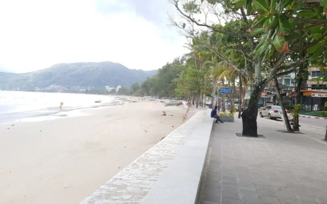 Patong Beach Gardens - Pool, Fast Wifi, Smart TVs