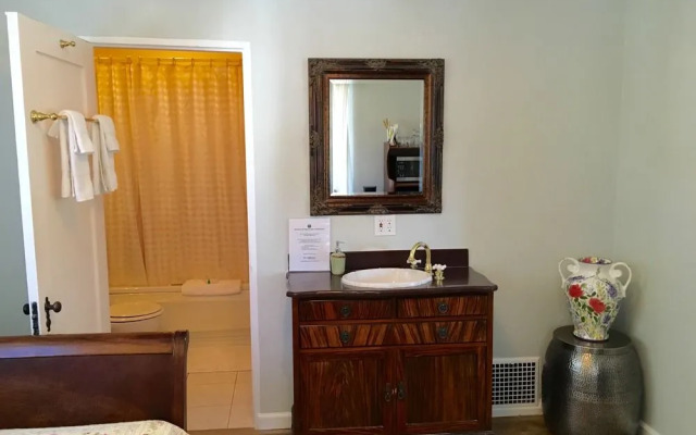 Old Yacht Club Inn Vacation Rentals