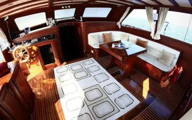 Blue Days Yatch
