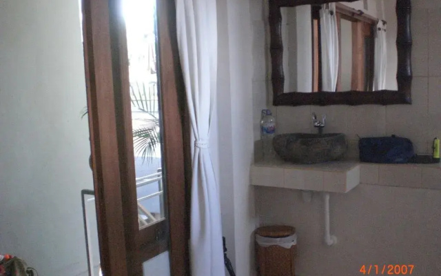 Adi House Homestay