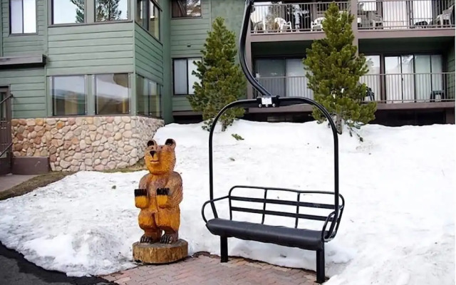 St. Anton Wooded View 2-bedroom Condos w/ Ski Lockers