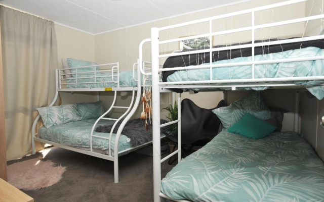 Investigator Beach Breeze Apartments U3